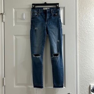 High-rise Medium Dark wash / Ripped Jeans